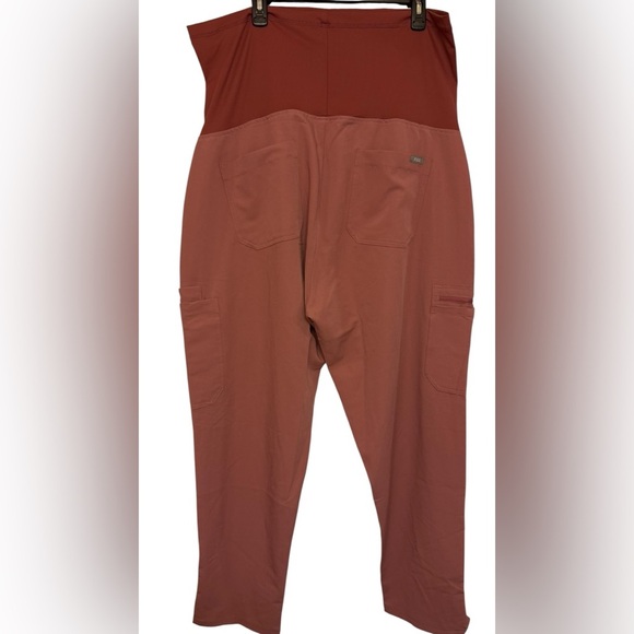 Figs Yola Maternity 2.0 Scrub Pants - Picture 4 of 10
